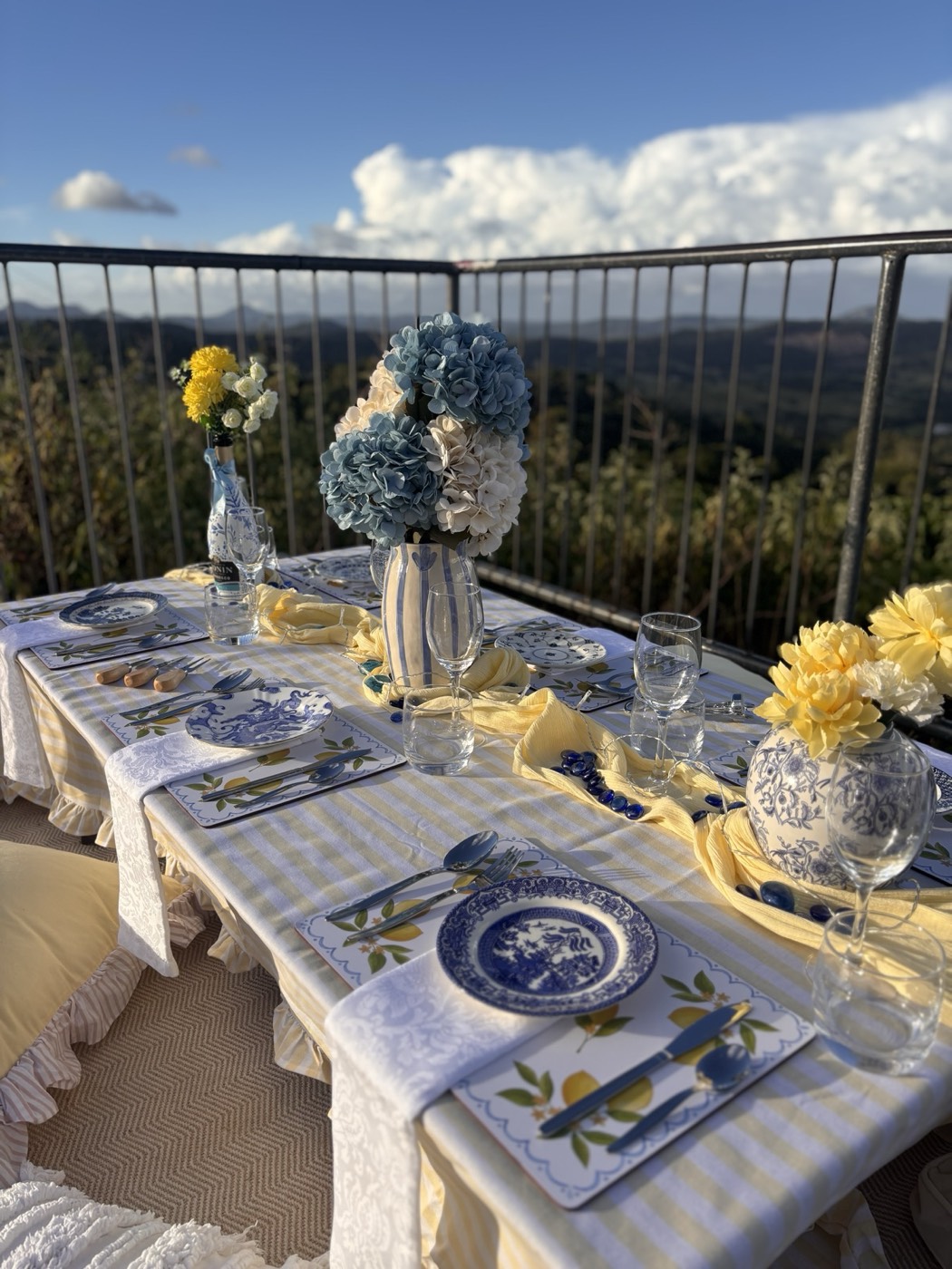 Luxury picnic styling