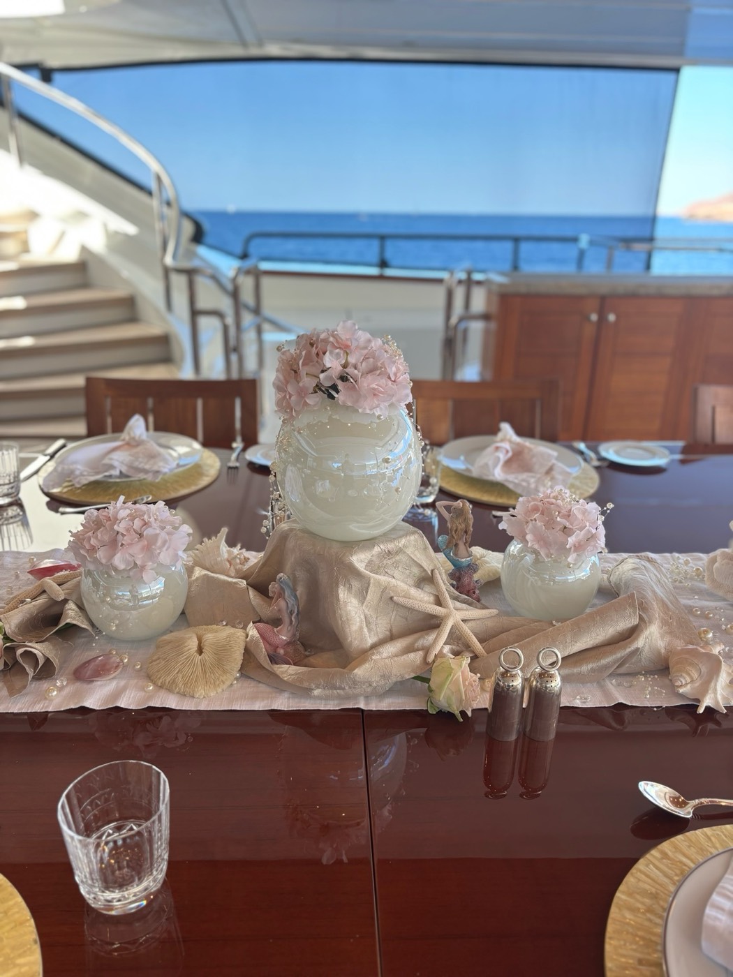 Coastal tablescape